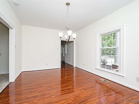 3rd image of 300 Bunker Ln