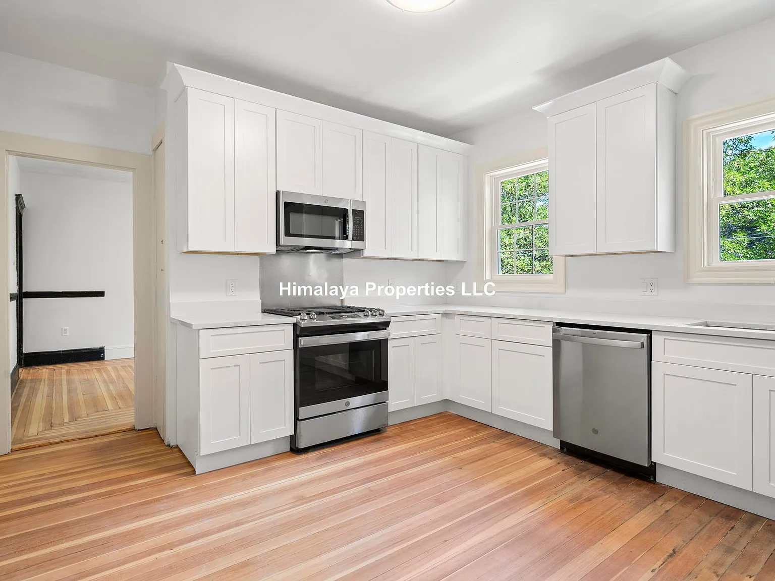 5 bed, $7,500 — Photo 1