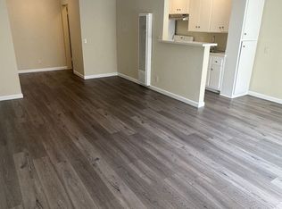 18530 Prairie St., Northridge, CA 91324