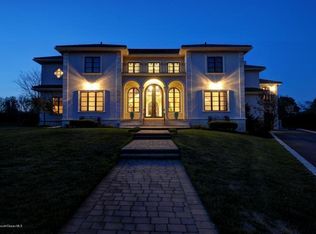 16 Iris St, Eatontown, NJ 07724