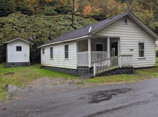307 Palmer St, Clinchco, VA 24226