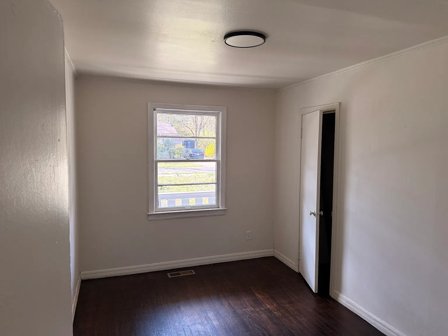 2 bed, 900 sqft, $1,000 — Photo 3