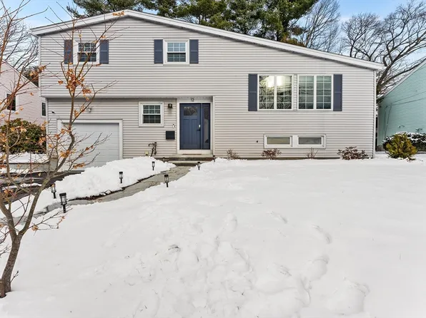 12 Salvi Dr, Framingham, MA 01701