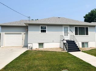 1702 E Bowen Ave, Bismarck, ND 58504