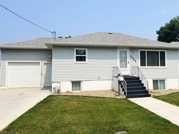 1702 E Bowen Ave, Bismarck, ND 58504