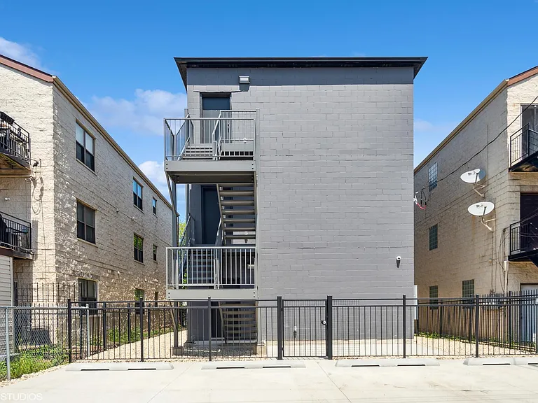 2707 W Washington Blvd #2 — Photo 12