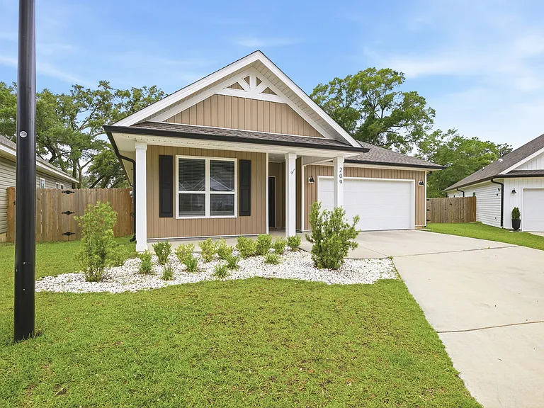 209 Camellia Dr — Photo 33