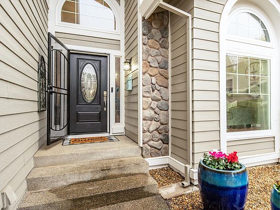 3rd image of 113 Pomine Ct