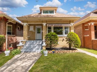 8109 S Marquette Ave, Chicago, IL 60617