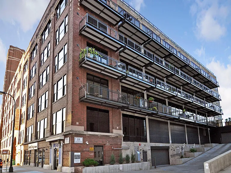618 Washington Ave N #200 — Photo 25