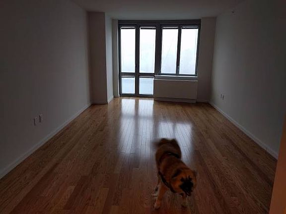 5th image of 4545 Center Blvd APT 3511