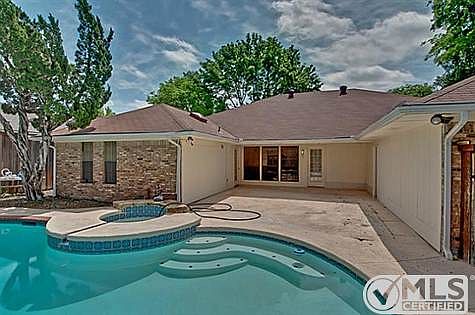 2nd image of 2211 Silver Holly Ln