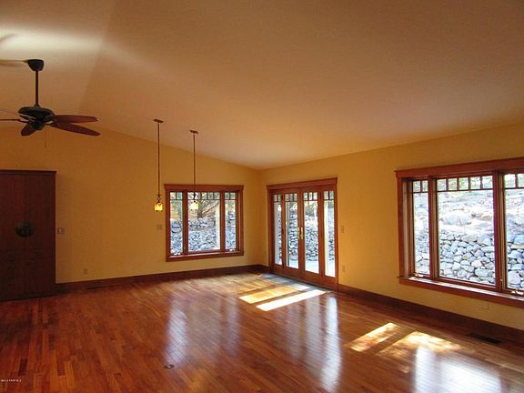 5th image of 3179 W Crestview Dr