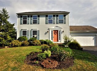 5550 Cairns Trl, Clay, NY 13041