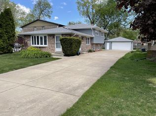 13541 Le Claire Ave, Crestwood, IL 60418