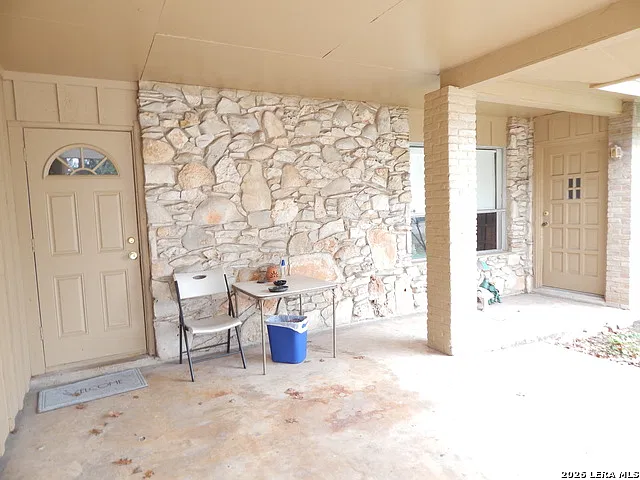2 bed, 1.5 bath, 962 sqft, $1,150 — Photo 2