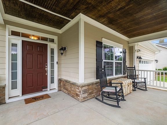 5th image of 1550 Lake Louise Ln