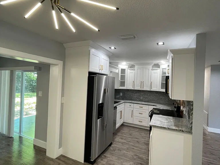 2015 Dodge St — Photo 5