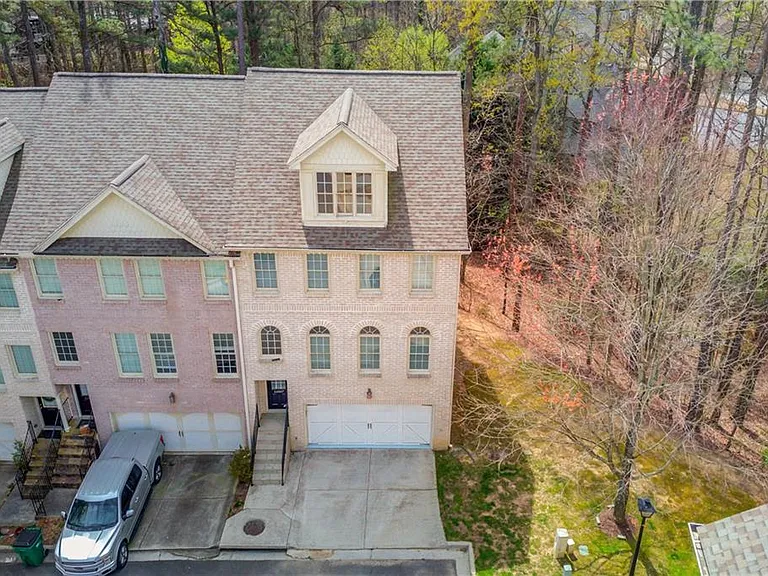 11007 Lorin Way — Photo 2