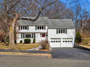 7 Putney Ln, Lynnfield, MA 01940
