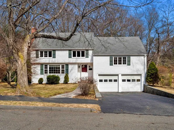 7 Putney Ln, Lynnfield, MA 01940