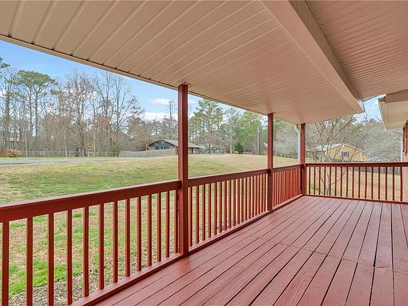 4th image of 32 Cox Rd SE