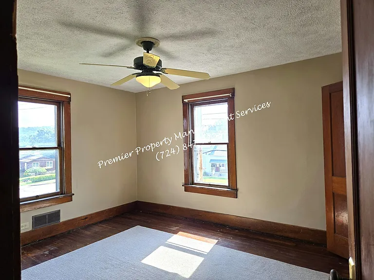 407 Bridge St — Photo 9