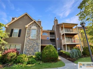 17 Lear Ct, East Brunswick, NJ 08816