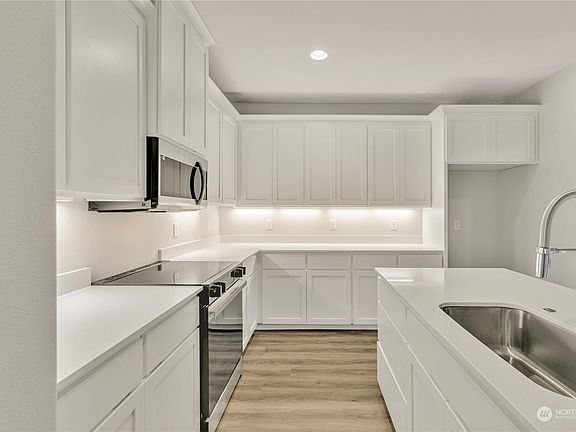 4th image of 1553 Harvest Avenue SE