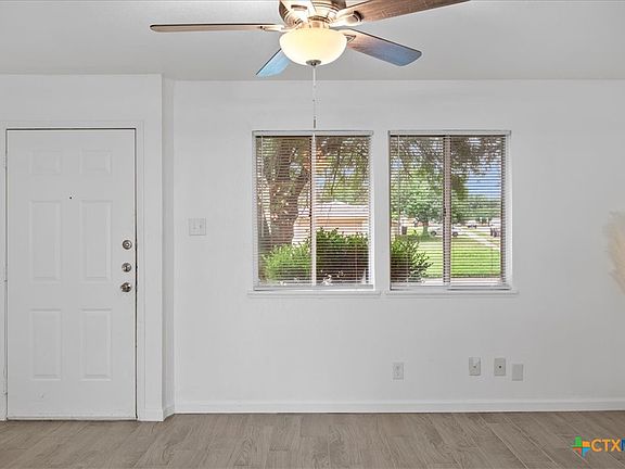 2nd image of 1401 Meadow Dr