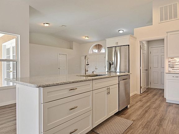 5th image of 772 SE Evans Av Avenue