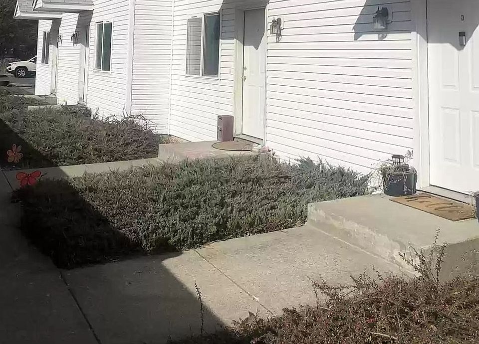 1st image of 110 E Spence St