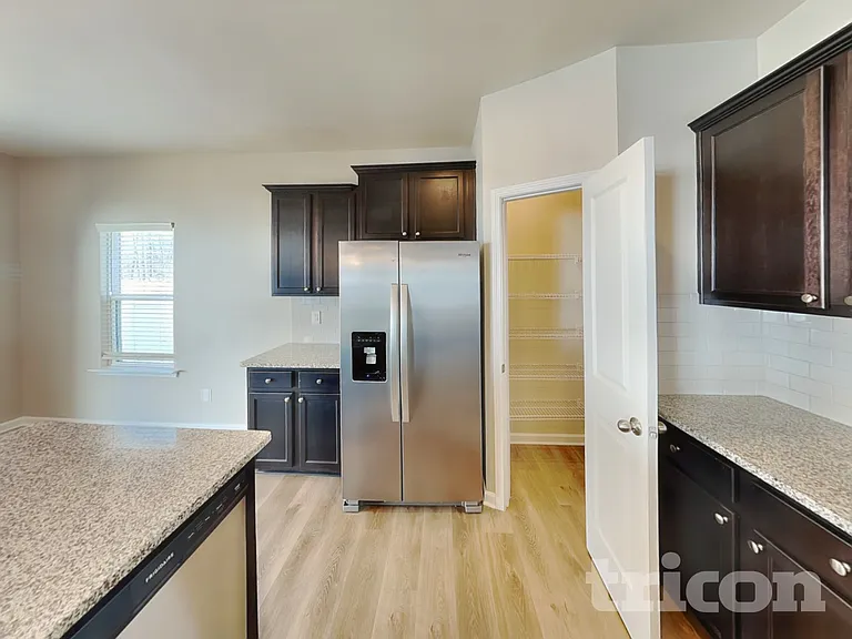 115 Spring Knoll Dr — Photo 4