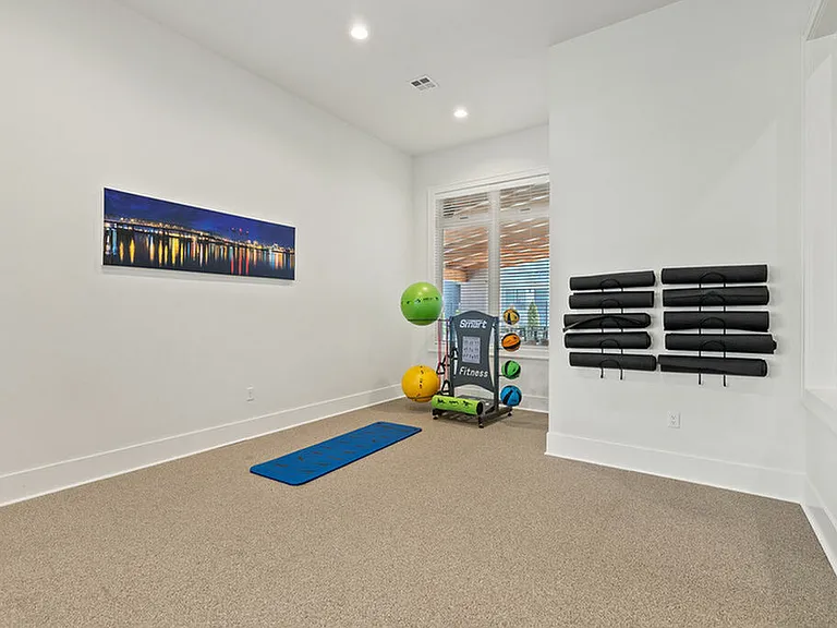 Yoga & Spin Room