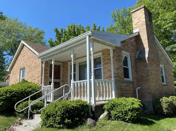 320 S Richmond Ave, Westmont, IL 60559