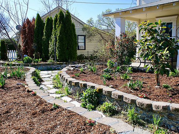 earthship insp. raised beds