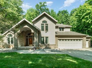 2605 N Tamarack Dr, Midland, MI 48642