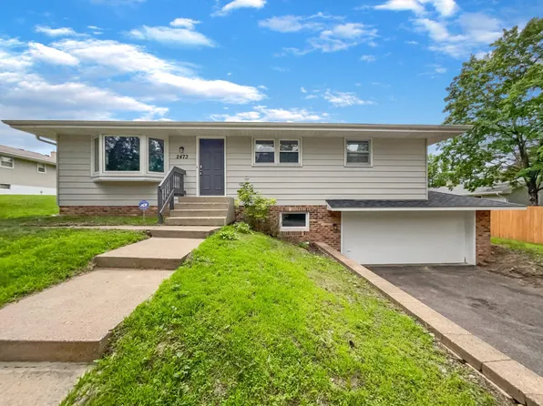 2473 Lexington Ave N, Roseville, MN 55113