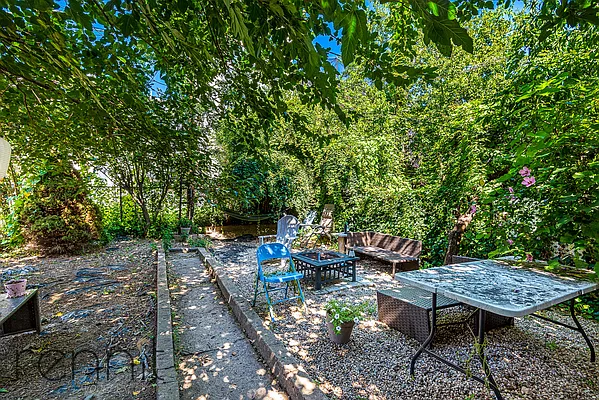 Rented by Rennit Inc. | media 4