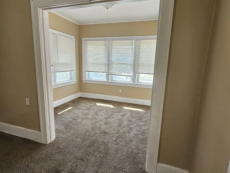 2979 Glendale St — Photo 3