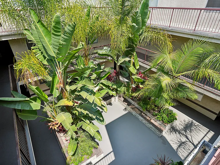 5662 La Mirada Ave. — Photo 29