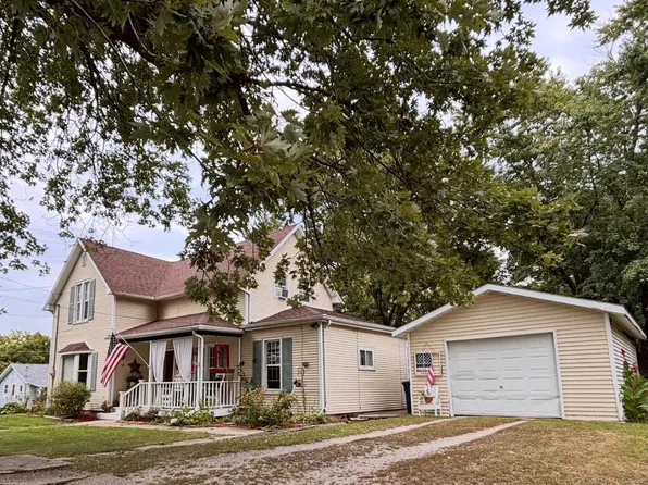 417 NE 2nd Ave, Galva, IL 61434