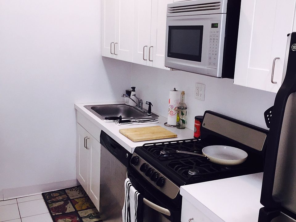 2nd image of 260 E 72nd St APT 2F