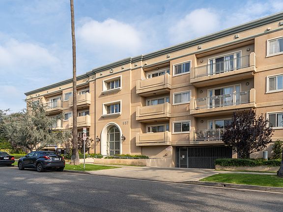 2nd image of 937 12th St APT 310
