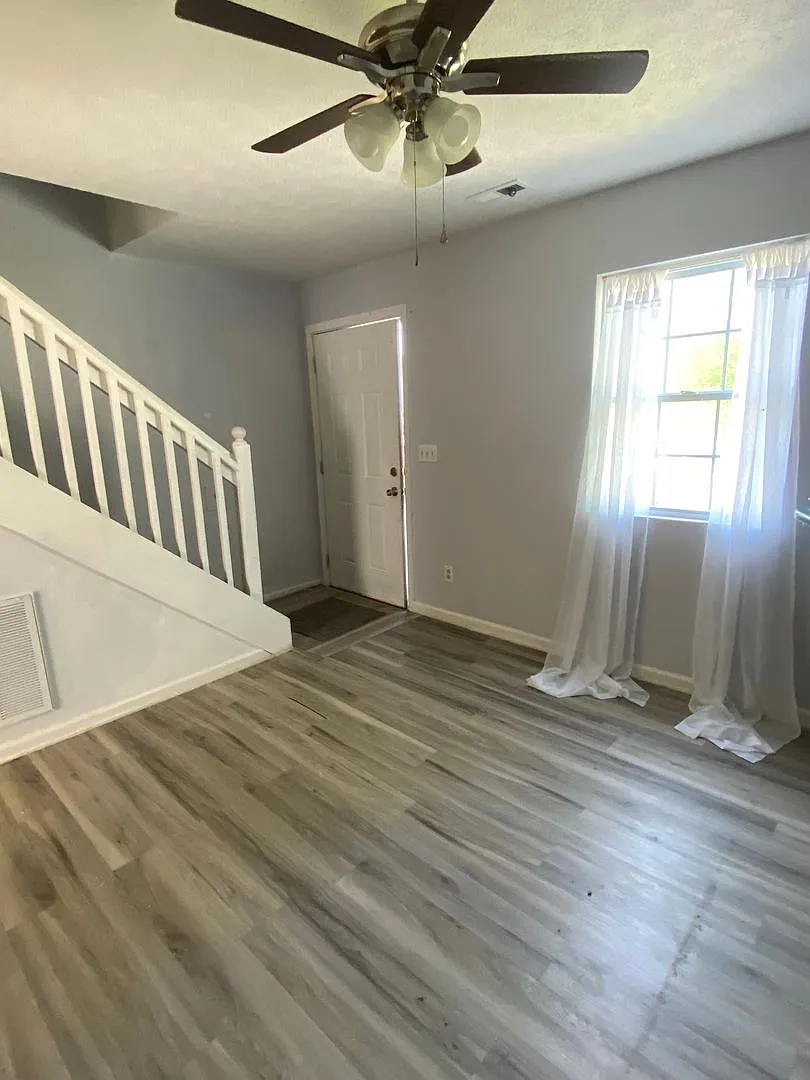 Cross Lanes rental — Photo 1