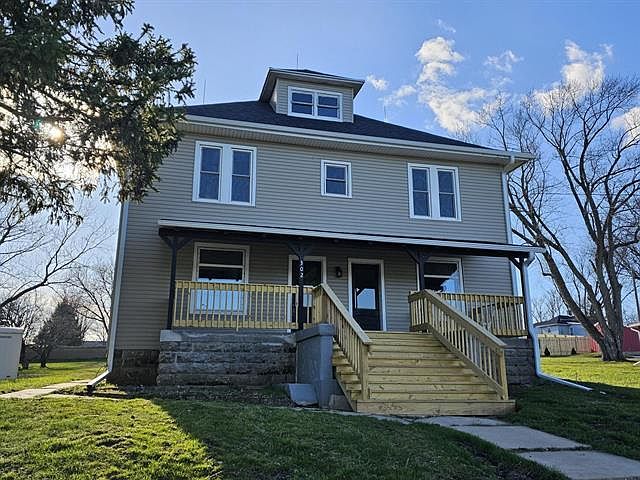 1st image of 302 Galena St