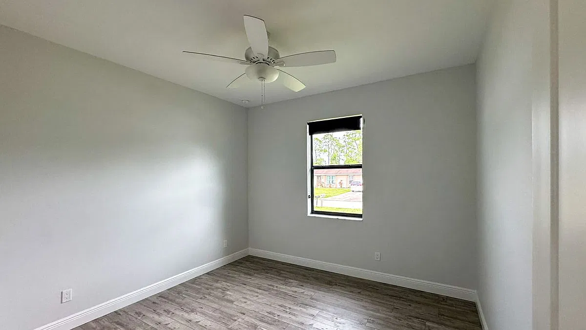 3 bed, 2.0 bath, 1683 sqft, $2,100 — Photo 4