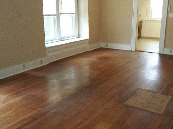 2nd image of 706 E 10th Ave
