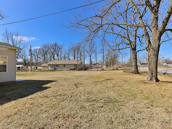 5th image of 20614 Lawrence #2210-A