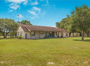 104 Deer Trail Ln, Goliad, TX 77963